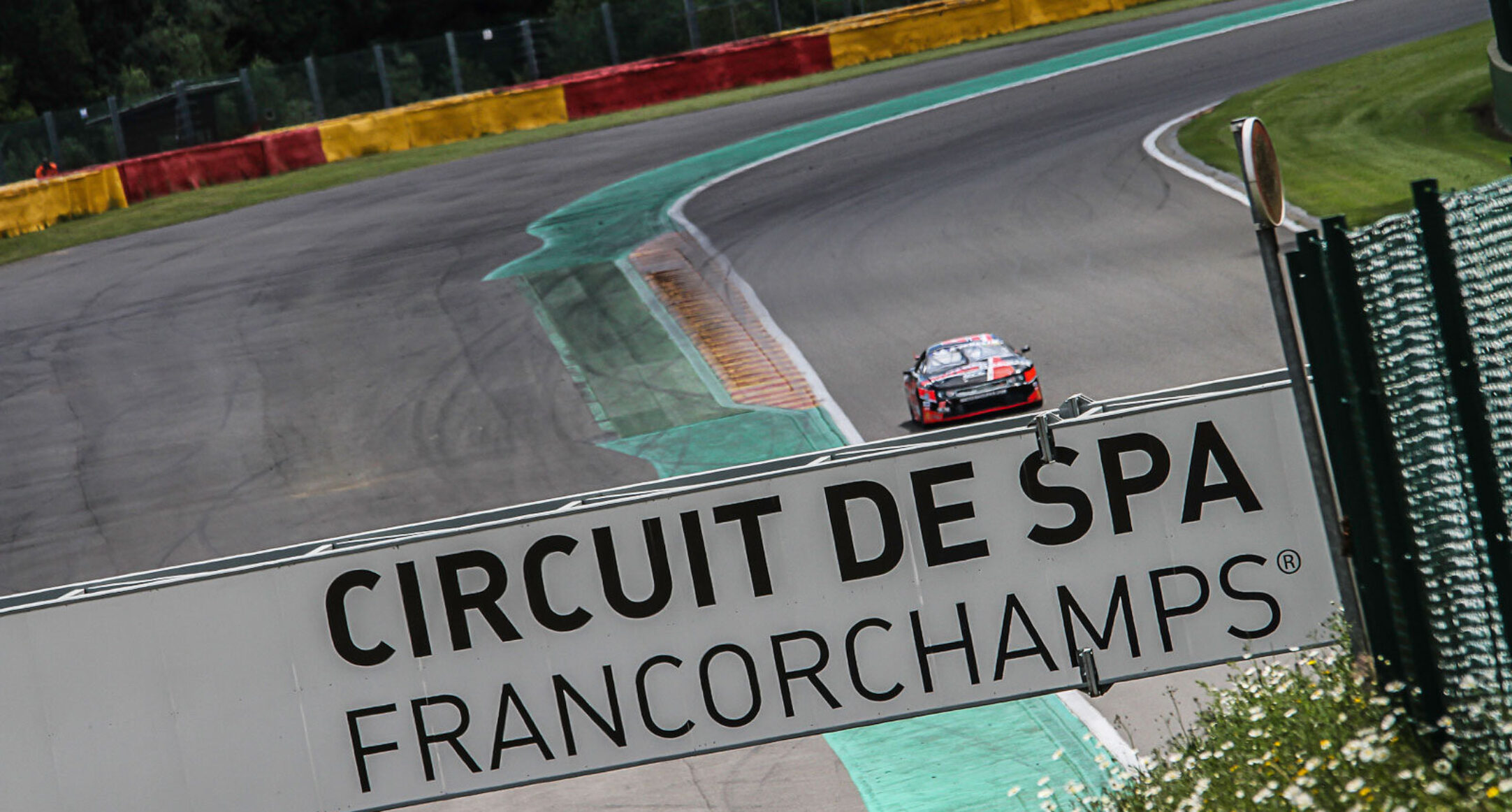 OM 30 16229018735_06728745ad_h